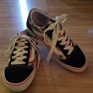 💕Vans Pink Camo (Retro) worn once! Size 5.5💕